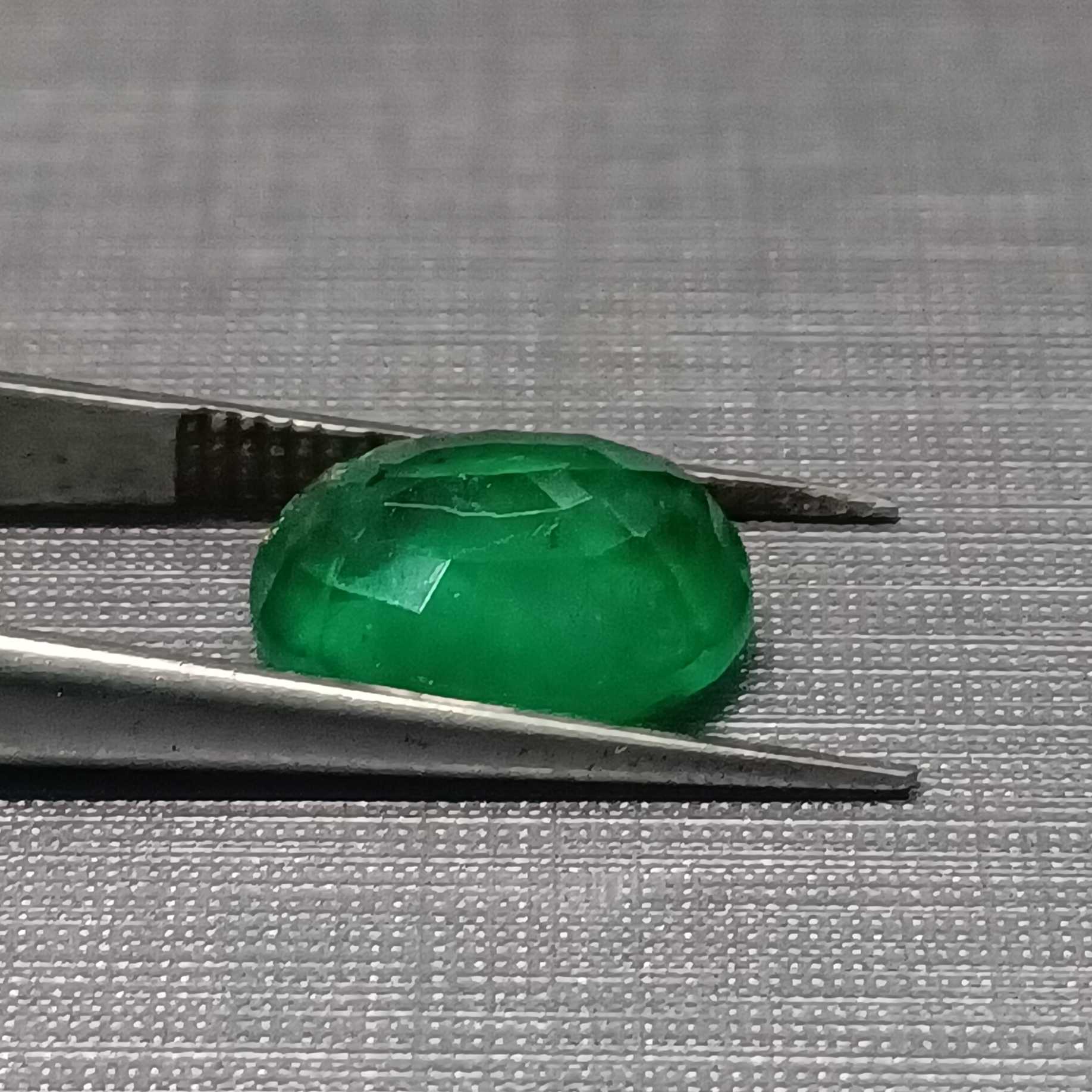 3.26ct Oval Shape Pakistan Green Color Emerald