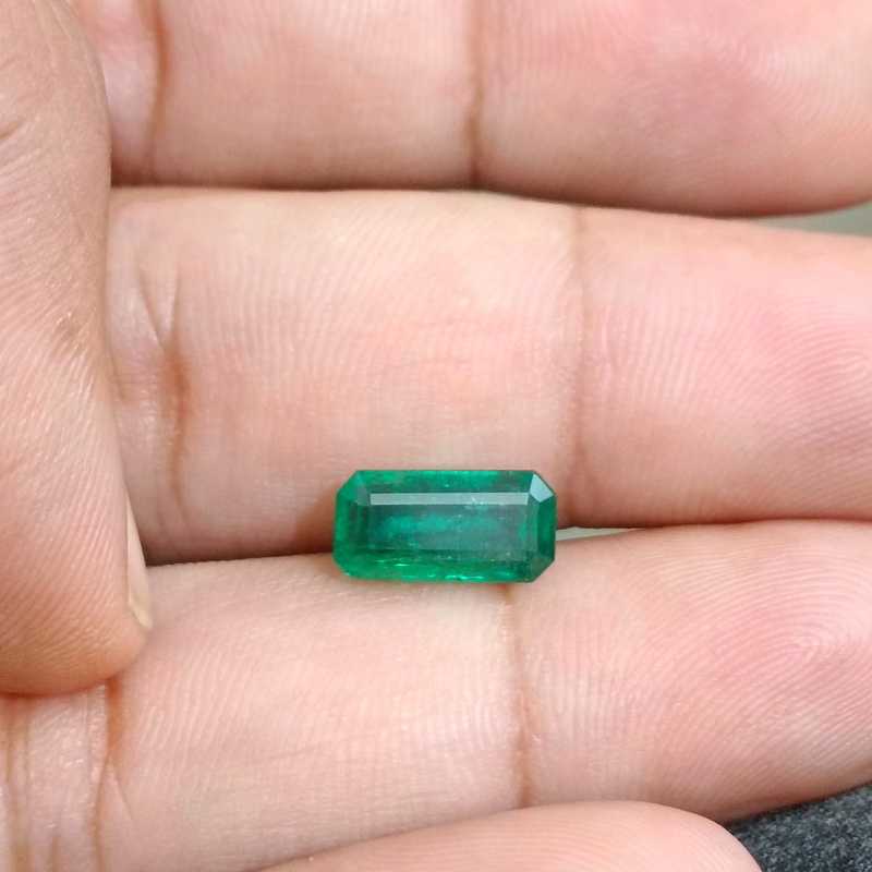 3.60ct GSI certified medium green octagon step cut buguette  emerald
