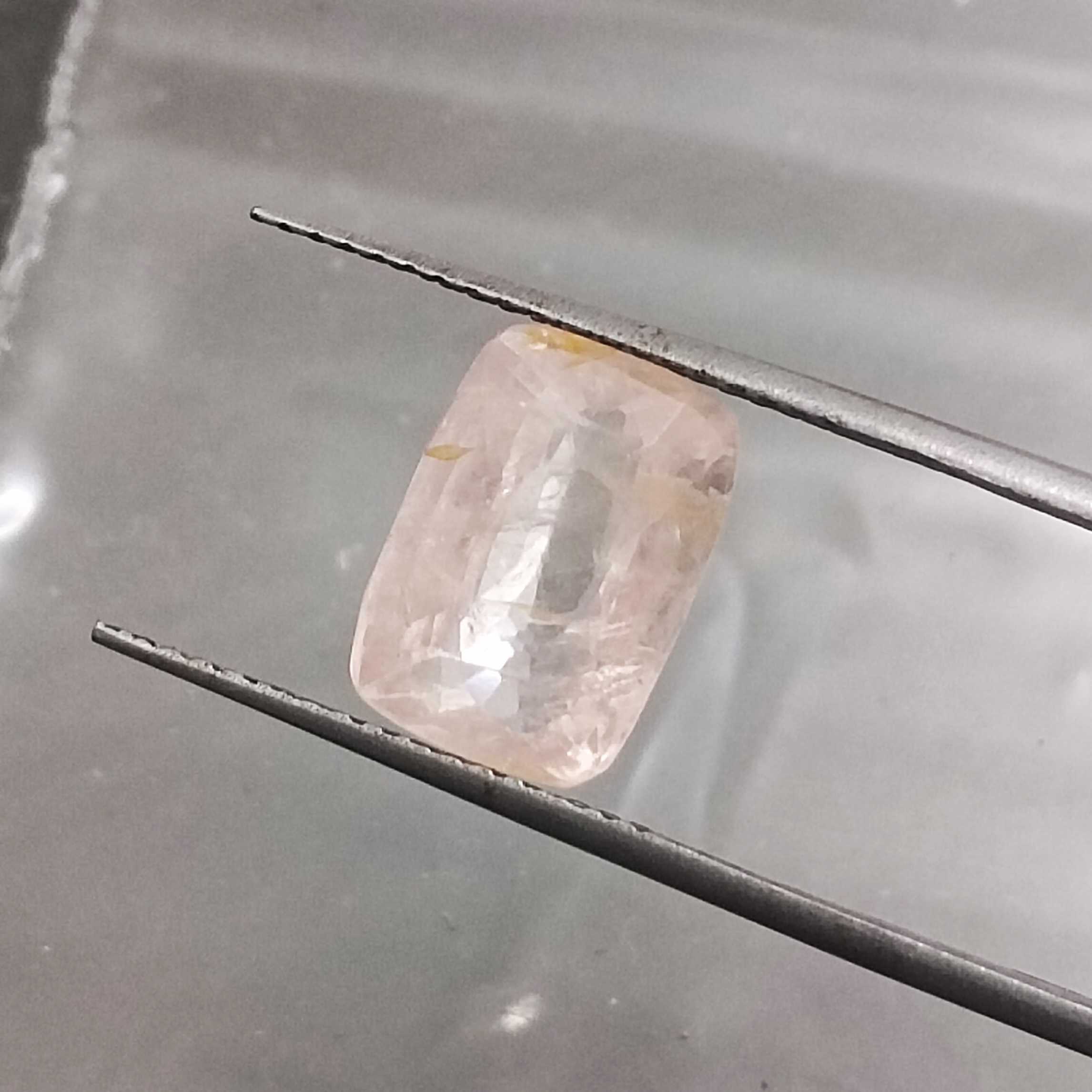 3.65cts IGI certified natural untreated unheated orangy pink Ceylon padparadscha sapphire gem