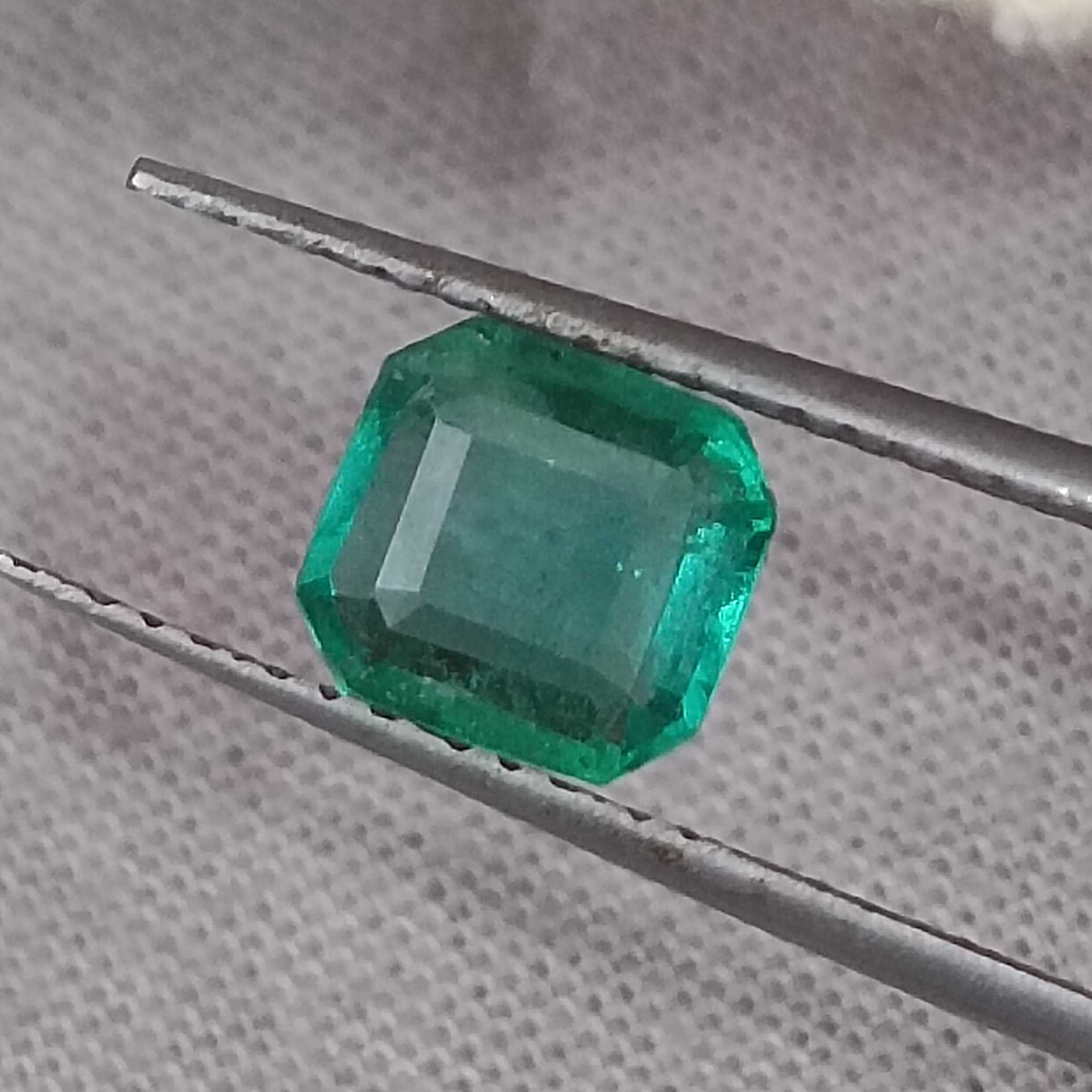1.06cts certified water green octagon cut Panjshir emerald stone 